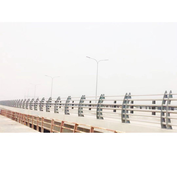 道路、橋梁不銹鋼復(fù)合管13.jpg